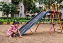 निष्काळजीपणाचा बळी – असुरक्षित घसरगुंडी कोसळून ४ वर्षीय चिमुकलीचा मृत्यू; सोसायटी पदाधिकाऱ्यांवर गुन्हा