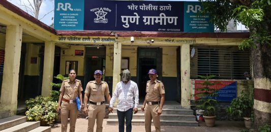 शाळेतून घरी जात असलेल्या अल्पवयीन मुलीचा विनयभंग